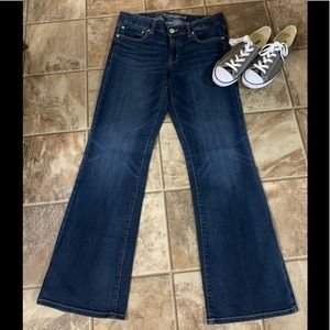 American Eagle size 8 favorite boyfriend jeans
